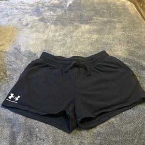 Black underarmour shorts